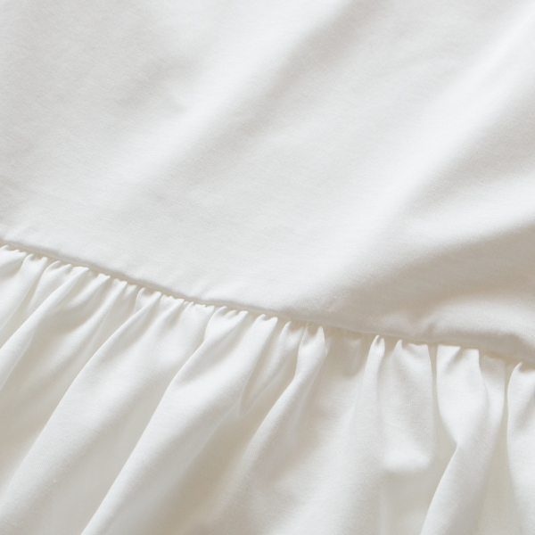優しい風合いとツヤのある美しい生地(WHITE)