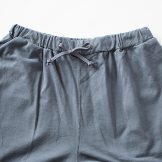 ウエストは楽な穿き心地のゴム仕様(BLUE GREY) ウエストは楽な穿き心地のゴム仕様(BLUE GREY)