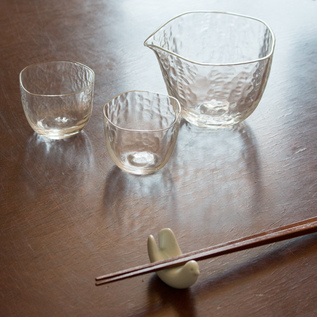 片口ひとつおちょこが二つ付いた冷酒セット 片口ひとつおちょこが二つ付いた冷酒セット