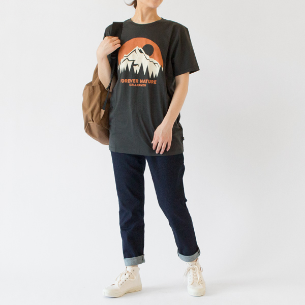 汗を吸収し、さらっと快適な着心地が味わえるので暑い夏にぴったり（身長162cm）