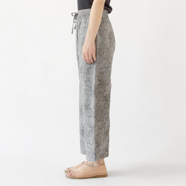 ボタニカル イージーパンツ(GREY、身長162cm)