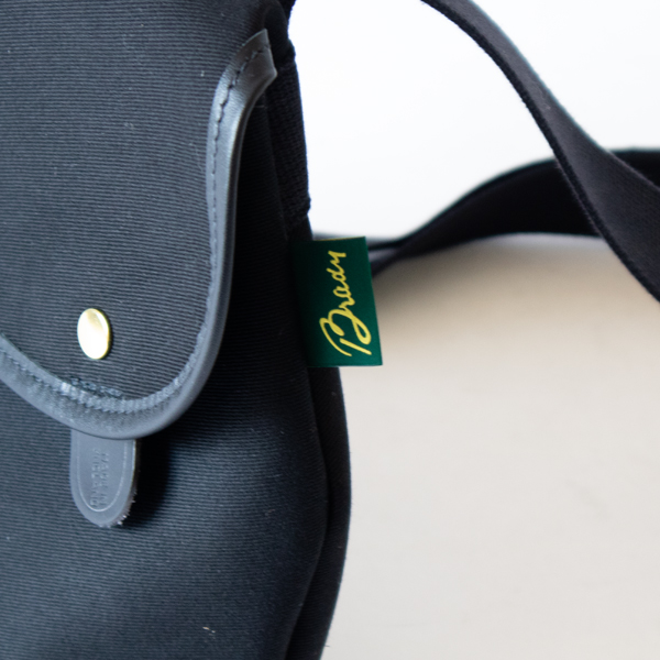Bradyのブランドネームもポイントに(BLACK)