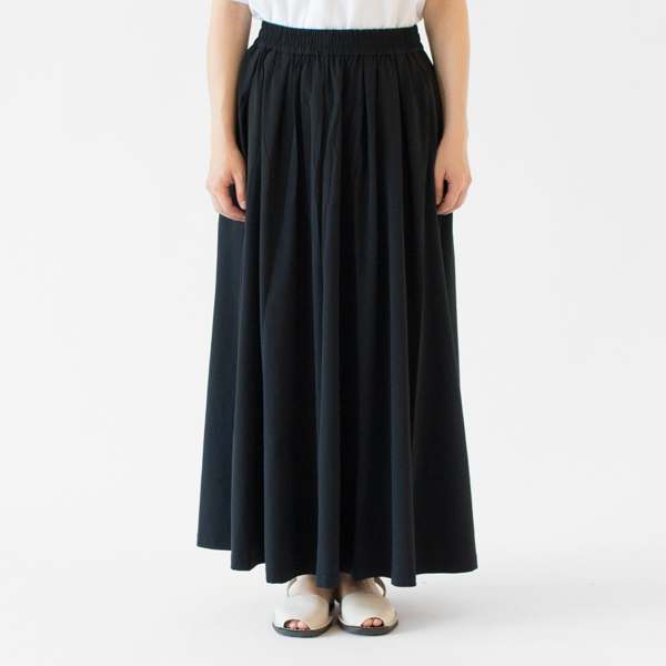 ミッドタウンギャザースカート(身長162cm)