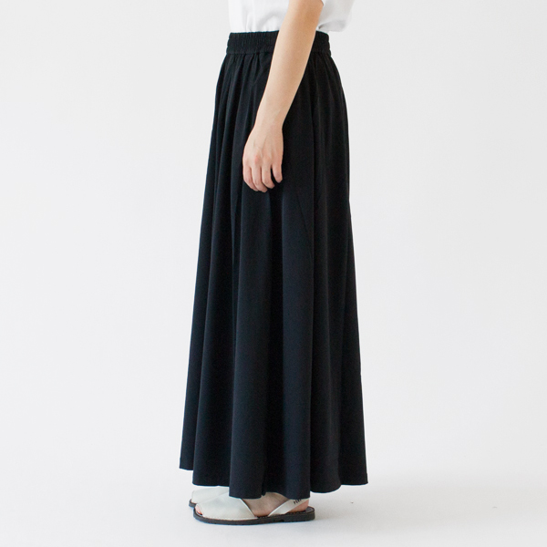 ミッドタウンギャザースカート(身長162cm)