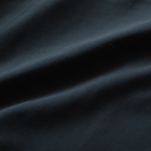 吸汗速乾、ストレッチ性、肌を守るUVケアと機能満載