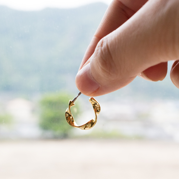 WAVY GOLD