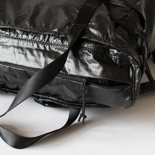 シッパーで開閉するメインスペース(BLACK) シッパーで開閉するメインスペース(BLACK)