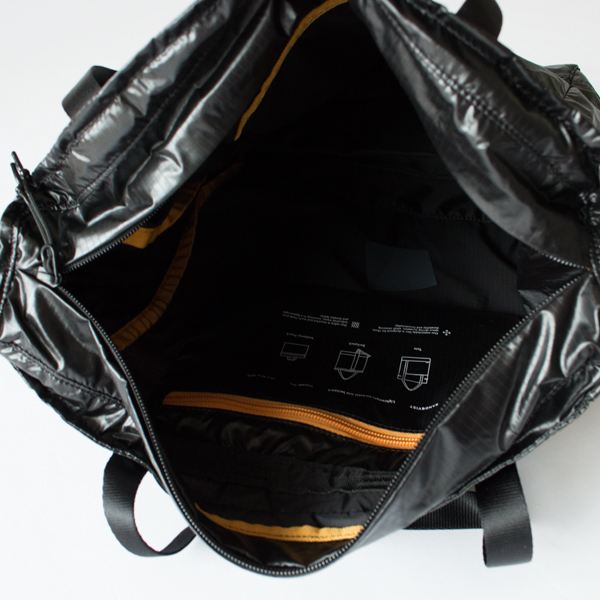 メインスペースにはA4サイズが入ります(BLACK) メインスペースにはA4サイズが入ります(BLACK)