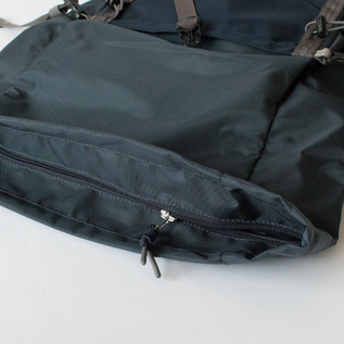 ジッパーで開閉可能なメインスペース(Multi Steel blue/Navy blue) ジッパーで開閉可能なメインスペース(Multi Steel blue/Navy blue)