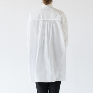 MIDDLE SHIRT(WHITE、身長162cm)