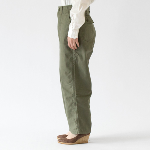 TOAST PANTS(OD、身長162cm)