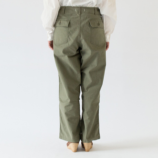 TOAST PANTS(OD、身長162cm)
