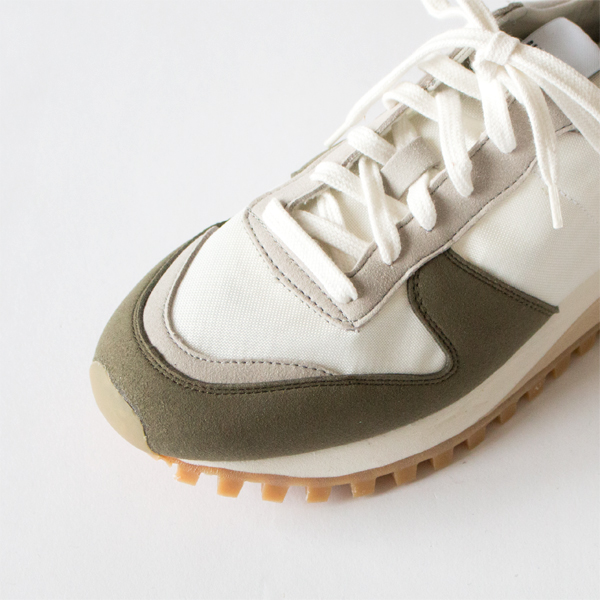 動物性の素材を一切使わず、それでいて品質の良さが光ります 動物性の素材を一切使わず、それでいて品質の良さが光ります