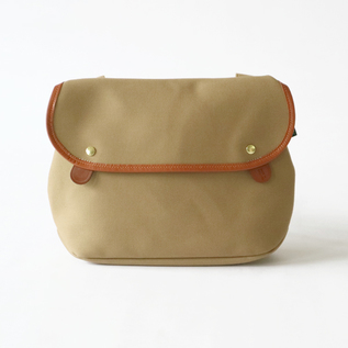 BRADY ショルダーバッグ AVON カーキ イギリス製　ビショップオーダー BRADY ショルダーバッグ AVON カーキ イギリス製 ビショップ