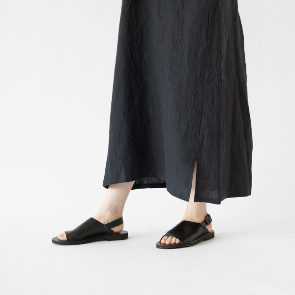 軽やかな生地で足さばきも良いです(NAVY)