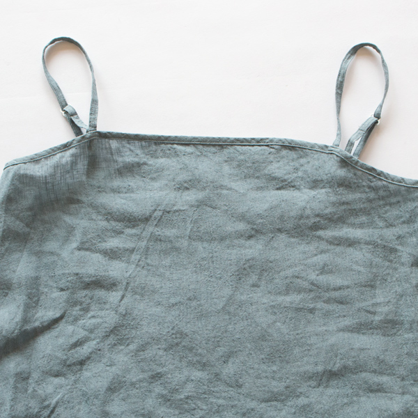 生地はバイアス使いで着やすく(BLUE) 生地はバイアス使いで着やすく(BLUE)