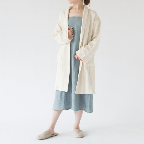 優しい表情のリネンスリップ(BLUE、身長162cm) 優しい表情のリネンスリップ(BLUE、身長162cm)