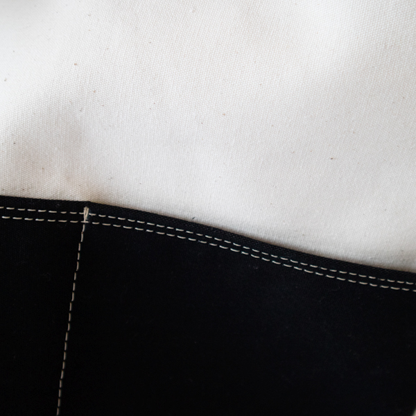 アクセントとなっているステッチ(WHITE)