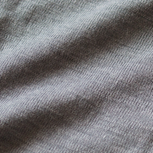 ウール・シルクの優しい肌触り(GREY)