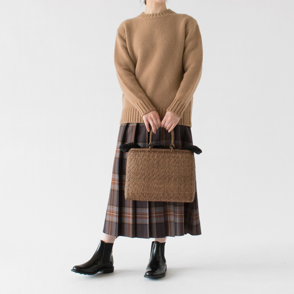 秋冬のコーディネートにもマッチするデザイン(L、バッグ：山ぶどうかごバッグ2分巾　L)