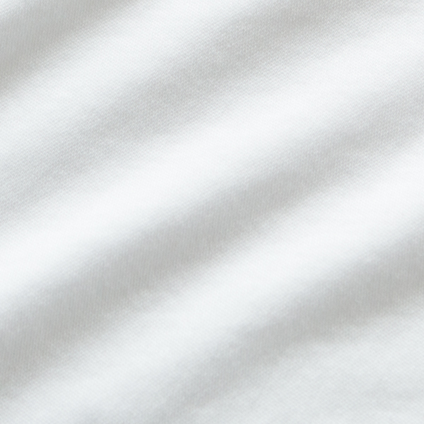 滑らかな肌触りが心地よいスムース素材(WHITE)