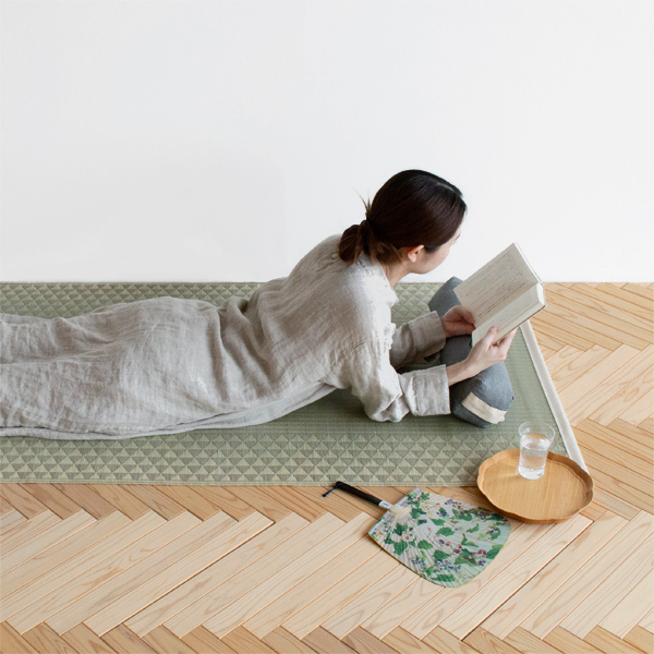 大人も子どもも気持ちよくゴロゴロできます(ツートン)