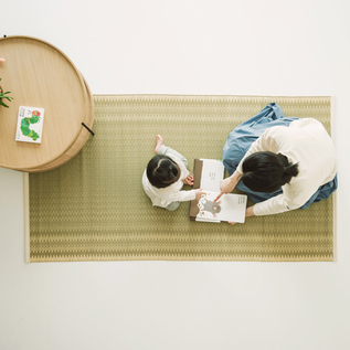 大人も子どもも気持ちよくゴロゴロできます(ヘリンボーン)