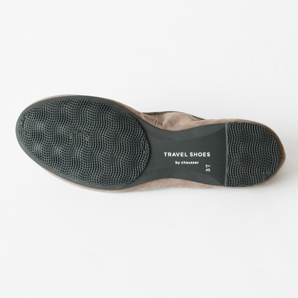 高い耐久性とグリップ力のあるヴィブラムソールを使用