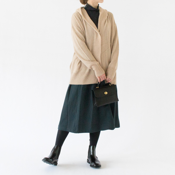 タイツと合わせて冬の装いにも(D.GREEN、身長162cm)