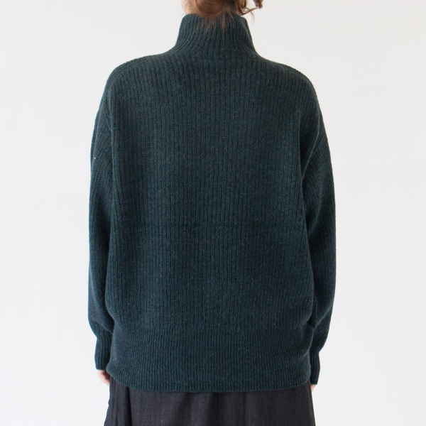 身長：162cm(BLUE)