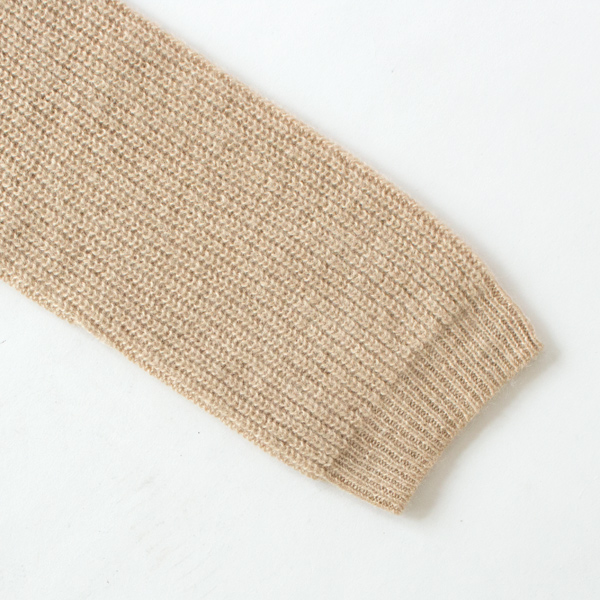 アルパカ100%のエアリーな着心地(BEIGE)