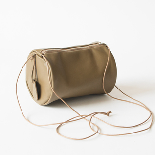 TAUPE ※チャームは付属していません。 TAUPE ※チャームは付属していません。