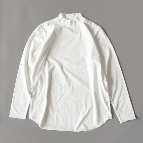 コーディネートに変化を加えてくれるTシャツです