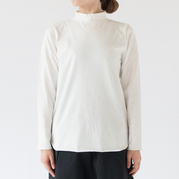 モックネック(M)、身長162cm