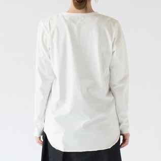 クルーネック(L)、身長162cm クルーネック(L)、身長162cm