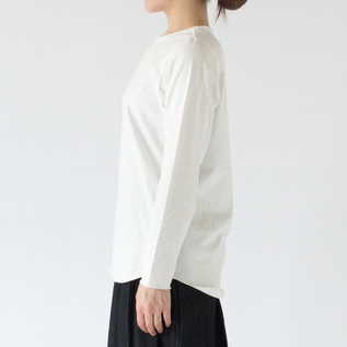クルーネック(M)、身長162cm クルーネック(M)、身長162cm