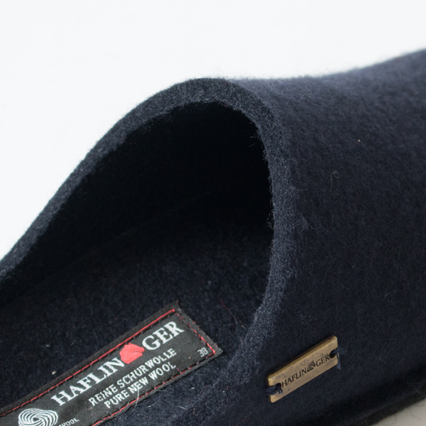 足入れ部分は甲が高い人も履けるようにゆったりとしています 足入れ部分は甲が高い人も履けるようにゆったりとしています