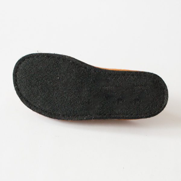 ソールにはラテックスコーティングが施されており、フローリングでも滑りにくいです ソールにはラテックスコーティングが施されており、フローリングでも滑りにくいです