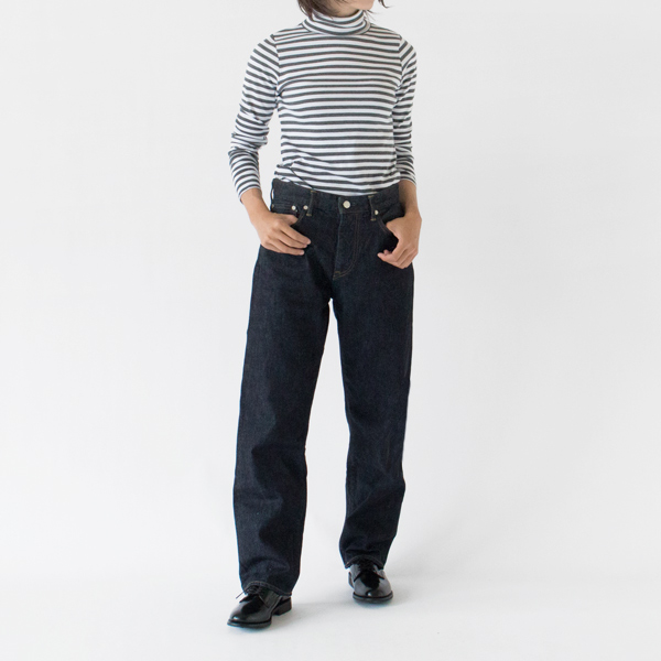 ハンサムで品のあるデニムパンツ(25サイズ、身長163cm)