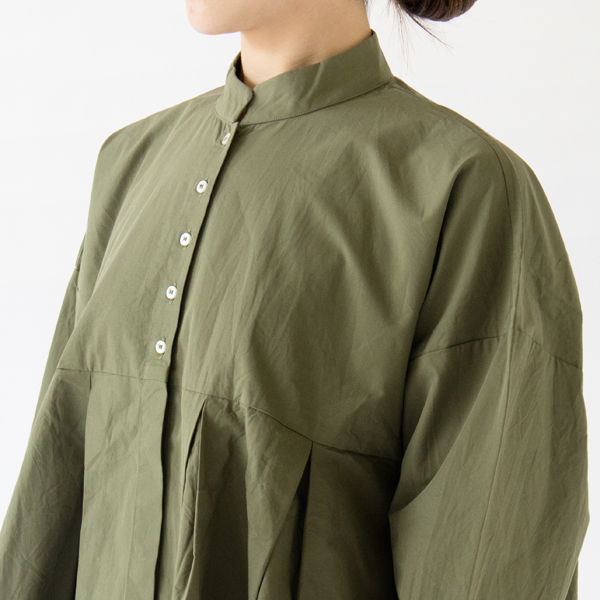 胸元のボタンが可愛らしいデザイン(OD) 胸元のボタンが可愛らしいデザイン(OD)