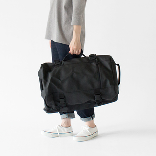 バッグは横持ちも縦持ちも可能(BLACK) バッグは横持ちも縦持ちも可能(BLACK)