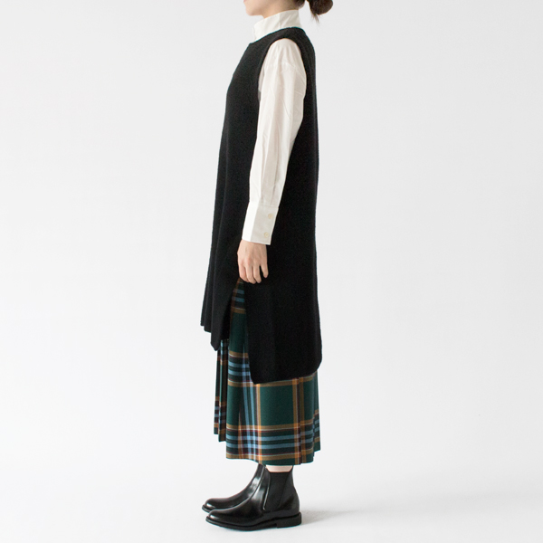 BLACK、身長162cm