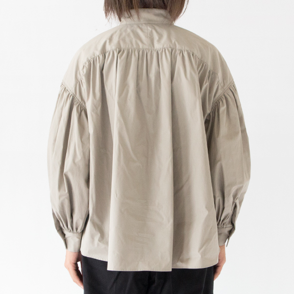 身長：163cm(GREY)