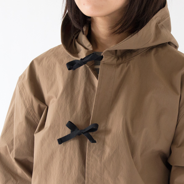 リボンを結んでサイズ調節可能(BROWN)