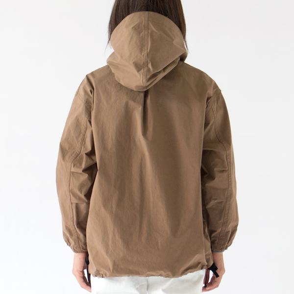 身長：163cm(BROWN)