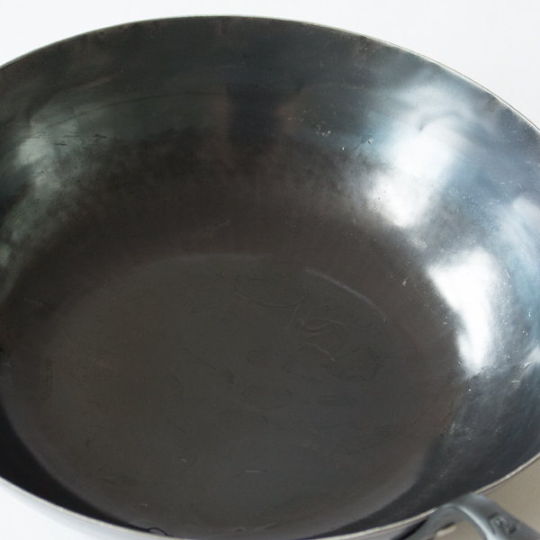 ゆっくりと食材に熱を伝えて素材の旨味を引き出します(27cm)