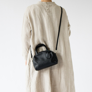 後ろ姿も大人な印象に(身長:162cm、BLACK) 後ろ姿も大人な印象に(身長:162cm、BLACK)