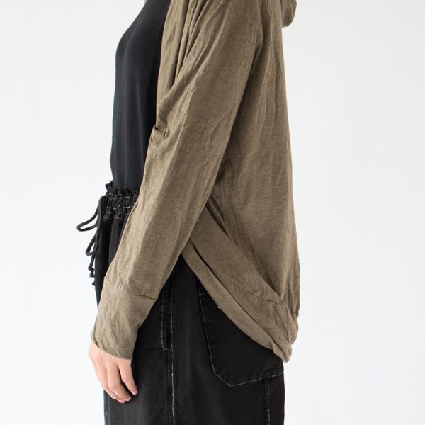 柔らかな丸みをおびたシルエット(OLIVE) 柔らかな丸みをおびたシルエット(OLIVE)