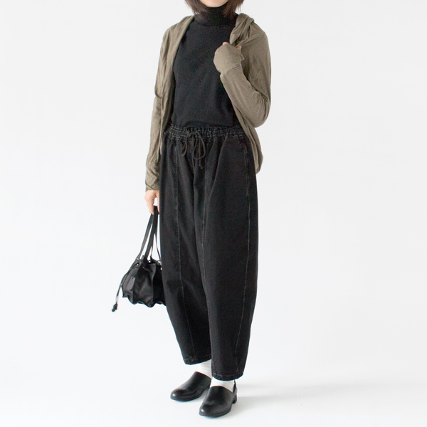 春夏には日除けや冷房対策に、秋口には保温用の羽織りにぴったり(身長163cm・OLIVE) 春夏には日除けや冷房対策に、秋口には保温用の羽織りにぴったり(身長163cm・OLIVE)