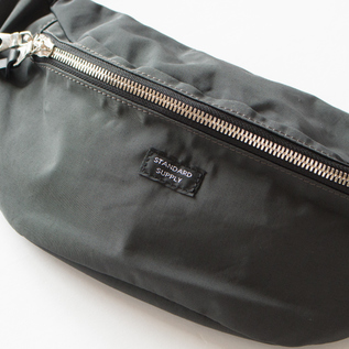 ほぼ新品✨スタンダードサプライ ファニーパック ウエストバッグ ポーチ ブラック スタンダードサプライ STANDARD SUPPLY スタンダードサプライ